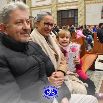 Famílias do Colégio se reúnem em momentos de oração e gratidão na Catedral