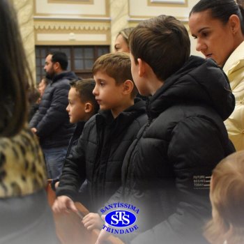 Famílias do Colégio se reúnem em momentos de oração e gratidão na Catedral