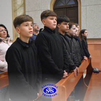 Famílias do Colégio se reúnem em momentos de oração e gratidão na Catedral