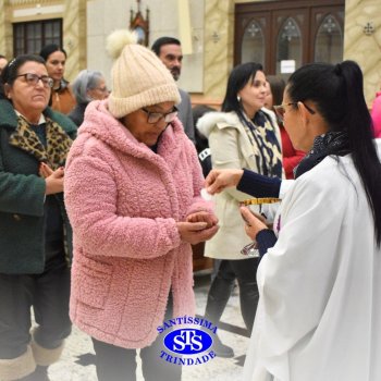 Famílias do Colégio se reúnem em momentos de oração e gratidão na Catedral