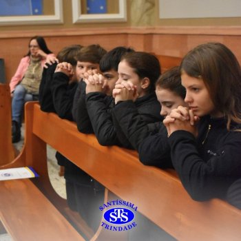 Famílias do Colégio se reúnem em momentos de oração e gratidão na Catedral