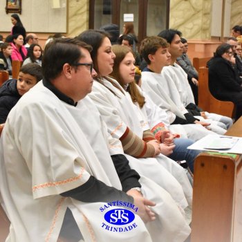 Famílias do Colégio se reúnem em momentos de oração e gratidão na Catedral
