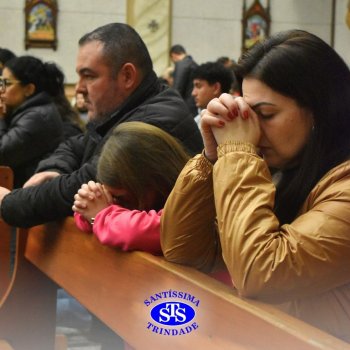 Famílias do Colégio se reúnem em momentos de oração e gratidão na Catedral