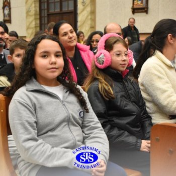 Famílias do Colégio se reúnem em momentos de oração e gratidão na Catedral