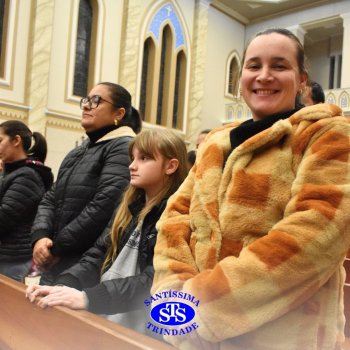 Famílias do Colégio se reúnem em momentos de oração e gratidão na Catedral