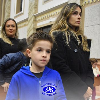 Famílias do Colégio se reúnem em momentos de oração e gratidão na Catedral