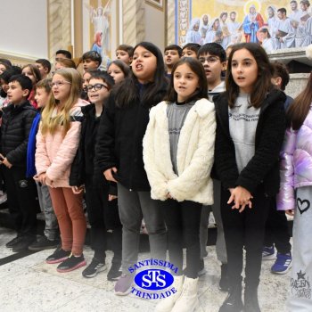 Famílias do Colégio se reúnem em momentos de oração e gratidão na Catedral