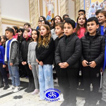 Famílias do Colégio se reúnem em momentos de oração e gratidão na Catedral