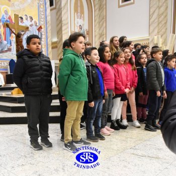 Famílias do Colégio se reúnem em momentos de oração e gratidão na Catedral