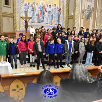 Famílias do Colégio se reúnem em momentos de oração e gratidão na Catedral