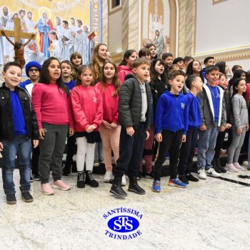 Famílias do Colégio se reúnem em momentos de oração e gratidão na Catedral