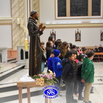 Famílias do Colégio se reúnem em momentos de oração e gratidão na Catedral