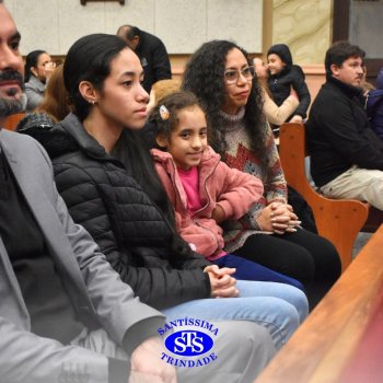 Famílias do Colégio se reúnem em momentos de oração e gratidão na Catedral