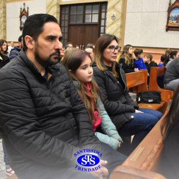 Famílias do Colégio se reúnem em momentos de oração e gratidão na Catedral