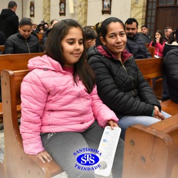 Famílias do Colégio se reúnem em momentos de oração e gratidão na Catedral