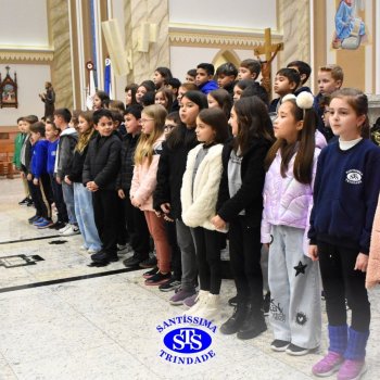 Famílias do Colégio se reúnem em momentos de oração e gratidão na Catedral