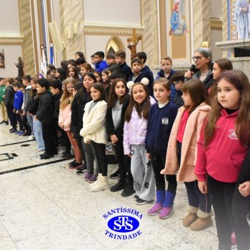 Famílias do Colégio se reúnem em momentos de oração e gratidão na Catedral