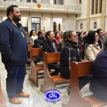 Famílias do Colégio se reúnem em momentos de oração e gratidão na Catedral