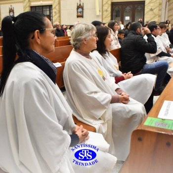 Famílias do Colégio se reúnem em momentos de oração e gratidão na Catedral