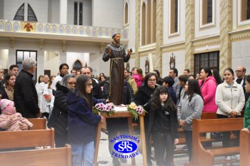 Famílias do Colégio se reúnem em momentos de oração e gratidão na Catedral