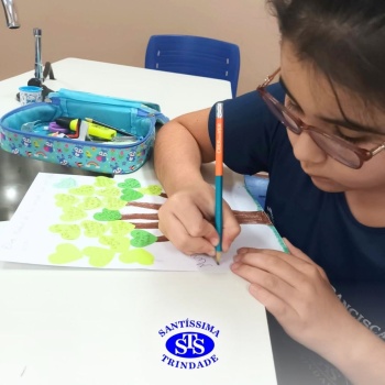 Aulas no laboratório de ciências promovem aprendizado lúdico 