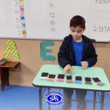 Processo de alfabetização ocorre de forma lúdica no 1º ano