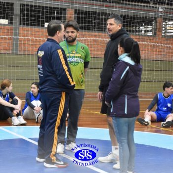 Estudantes do Santíssima e do CEAP, de Ijuí, participam de Amistoso de Basquete