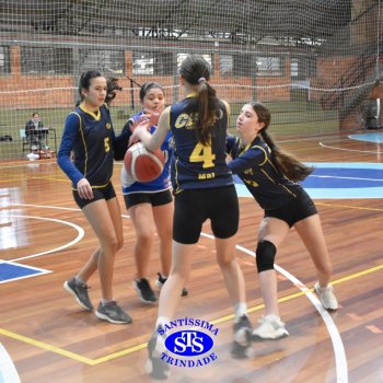 Estudantes do Santíssima e do CEAP, de Ijuí, participam de Amistoso de Basquete