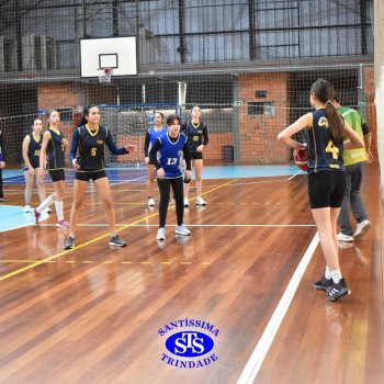 Estudantes do Santíssima e do CEAP, de Ijuí, participam de Amistoso de Basquete