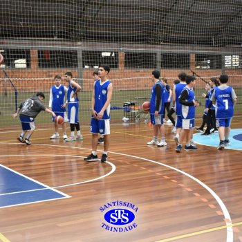 Estudantes do Santíssima e do CEAP, de Ijuí, participam de Amistoso de Basquete