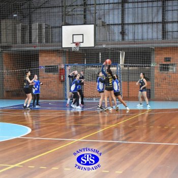Estudantes do Santíssima e do CEAP, de Ijuí, participam de Amistoso de Basquete