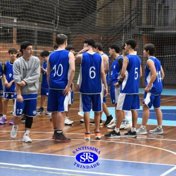 Estudantes do Santíssima e do CEAP, de Ijuí, participam de Amistoso de Basquete