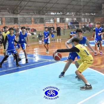 Estudantes do Santíssima e do CEAP, de Ijuí, participam de Amistoso de Basquete
