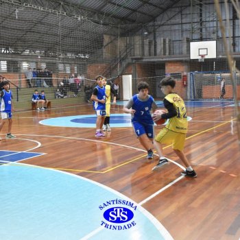 Estudantes do Santíssima e do CEAP, de Ijuí, participam de Amistoso de Basquete