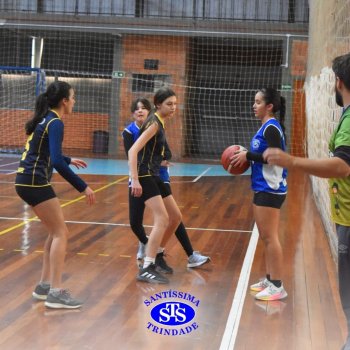 Estudantes do Santíssima e do CEAP, de Ijuí, participam de Amistoso de Basquete