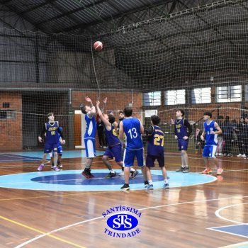 Estudantes do Santíssima e do CEAP, de Ijuí, participam de Amistoso de Basquete