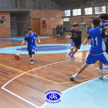 Estudantes do Santíssima e do CEAP, de Ijuí, participam de Amistoso de Basquete
