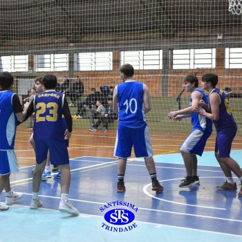 Estudantes do Santíssima e do CEAP, de Ijuí, participam de Amistoso de Basquete