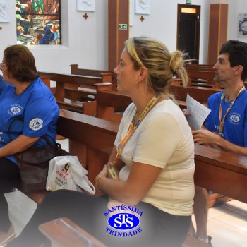 Profissionais do Colégio celebram o sentido da Páscoa em momentos de oração da Via Sacra na Capela