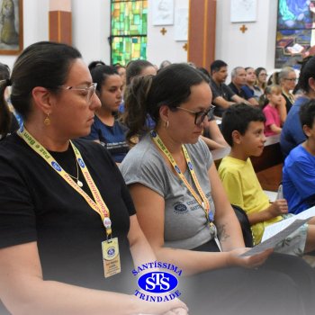 Profissionais do Colégio celebram o sentido da Páscoa em momentos de oração da Via Sacra na Capela