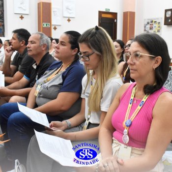 Profissionais do Colégio celebram o sentido da Páscoa em momentos de oração da Via Sacra na Capela