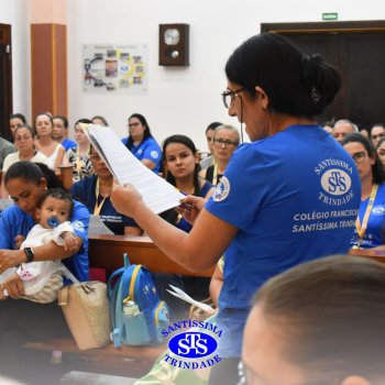 Profissionais do Colégio celebram o sentido da Páscoa em momentos de oração da Via Sacra na Capela