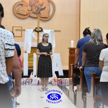 Profissionais do Colégio celebram o sentido da Páscoa em momentos de oração da Via Sacra na Capela
