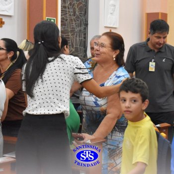 Profissionais do Colégio celebram o sentido da Páscoa em momentos de oração da Via Sacra na Capela