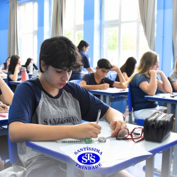 Estudantes realizam Prova Bimestral Anglo para testar conhecimentos e avaliar as aprendizagens construídas