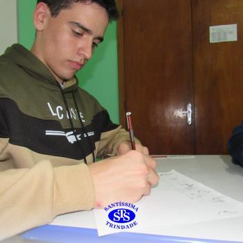Alunos estudam hiperinflação e plano real através de tirinhas