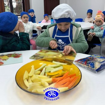 Sopa com legumes estimula a alimentação saudável e aumenta o vocabulário em inglês