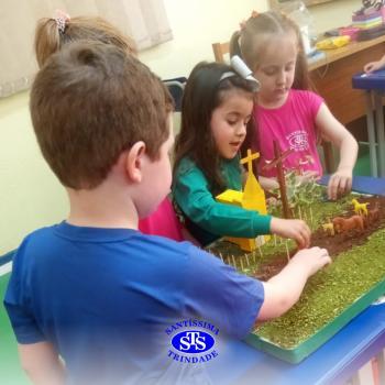 Alunos constroem maquete para estudar a história da cidade | Infantil 4
